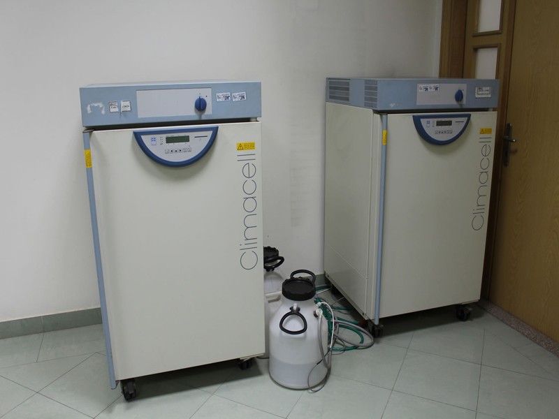 Stability chambers: 
	They are used to detect the effects of pre-specified circumstances on biological materials, industrial materials as well as on electronic components. These chambers are used to detect humidity and temperature ranges. They are fundamentally used in pharmaceuticals industry and involve a lot of research as the entire life of the product is dependent on this chamber. These chambers are even used to find a minute defect in a product. 